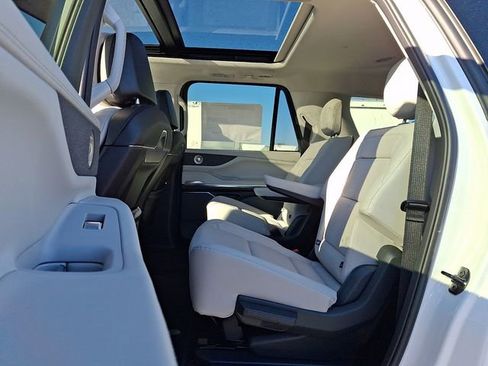 New 2026 Lincoln Navigator L Reserve w/ Jet Appearance Package image 5