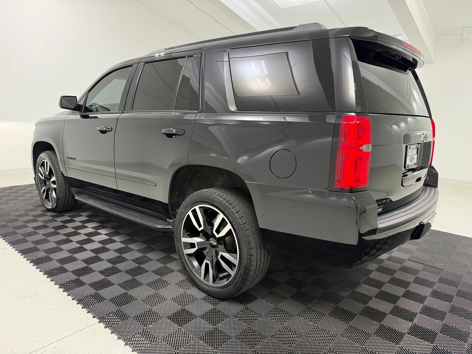 Used 2019 Chevrolet Tahoe Premier AWD/4WD image 4