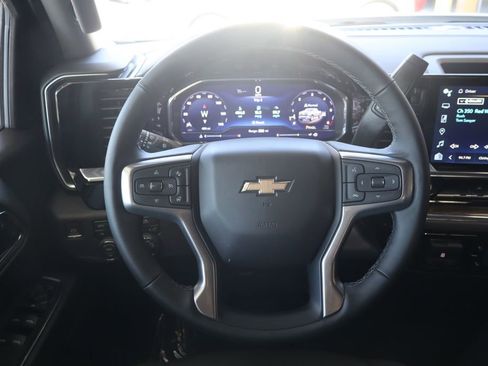 Used 2024 Chevrolet Silverado 1500 LT w/ Z71 Off-Road Package image 19