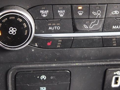 Used 2018 Ford EcoSport SE w/ SE Convenience Package image 40