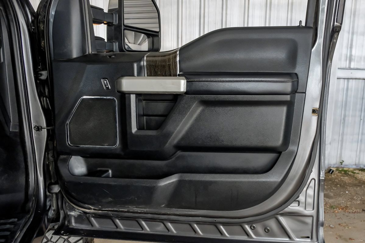 Used 2020 Ford F350 Lariat w/ Chrome Package AWD/4WD image 45