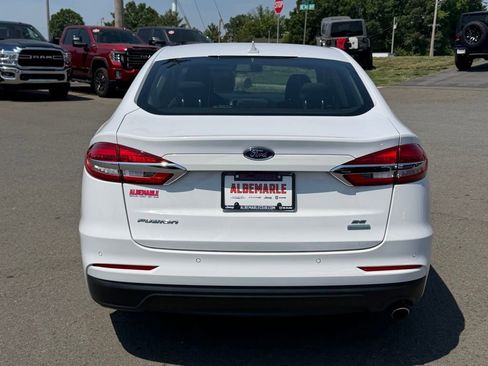 Used 2020 Ford Fusion SE FWD image 4