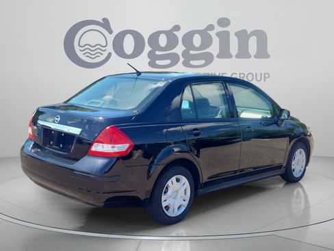 Used 2011 Nissan Versa 1.8 S FWD image 5