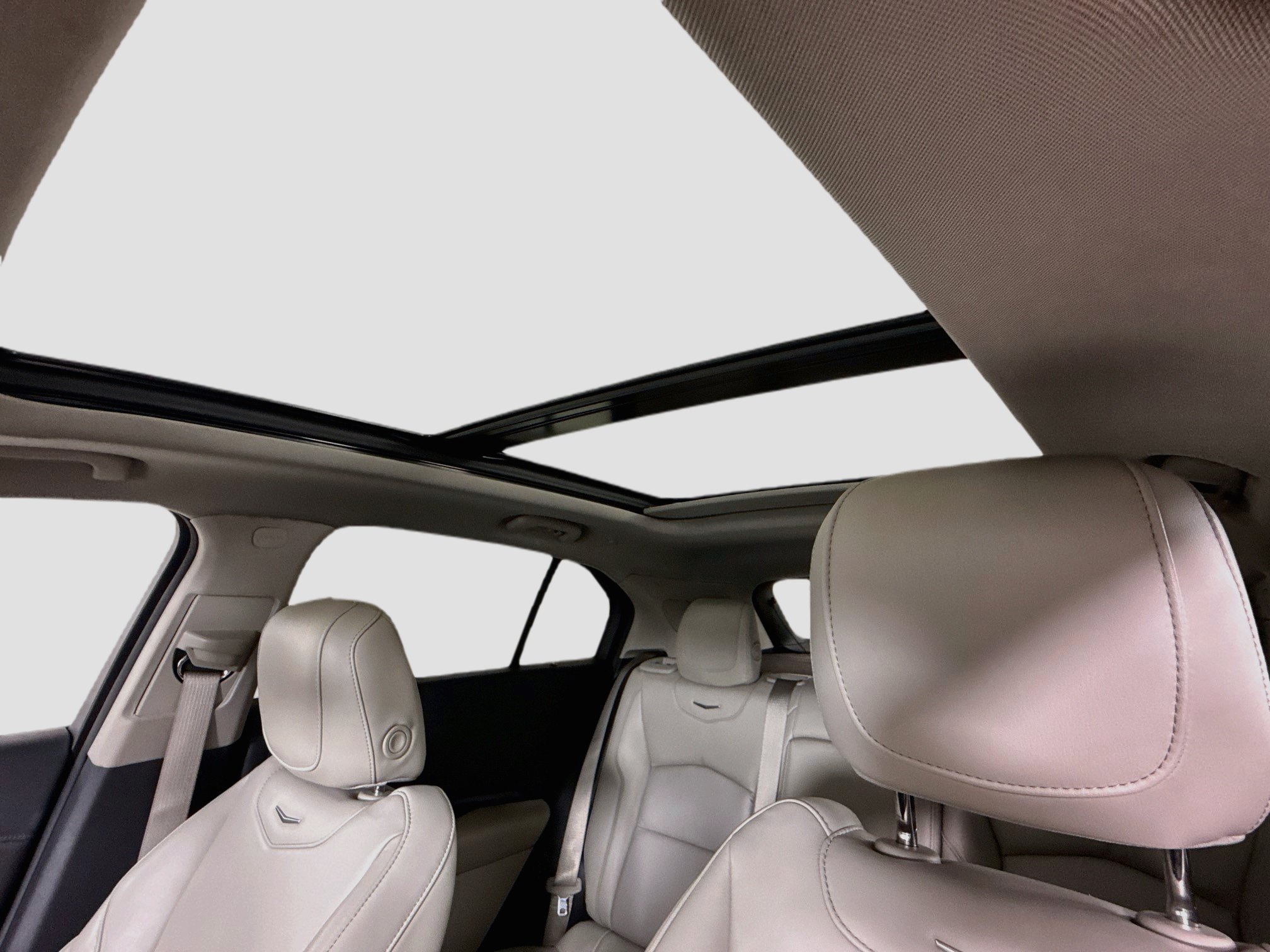 Used 2021 Cadillac XT4 Premium Luxury w/ Cold Weather Package FWD image 24