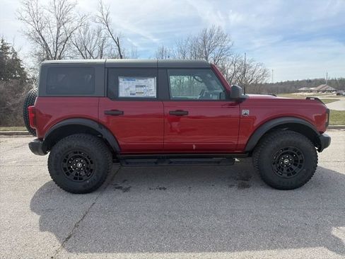 New 2026 Ford Bronco Big Bend w/ Black Diamond Package AWD/4WD image 3