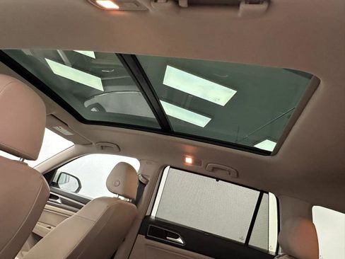 Used 2019 Volkswagen Atlas SE w/ Panoramic Sunroof Package image 37