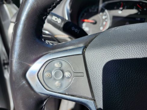 Used 2020 Chevrolet Traverse LT image 9