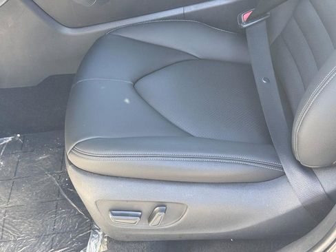 Used 2023 Toyota Highlander LE image 17