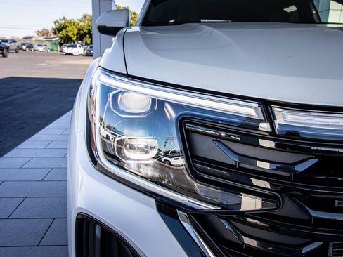 New 2026 Volkswagen Atlas Cross Sport SE image 6