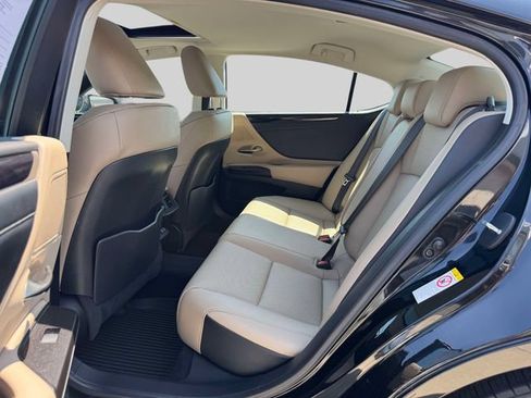 Used 2019 Lexus ES 350 w/ Premium Package FWD image 16