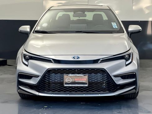 Used 2025 Toyota Corolla SE w/ SE Premium Package FWD image 8