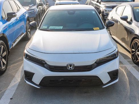 Used 2023 Honda Civic Sport image 2