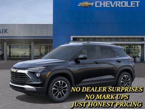 New 2026 Chevrolet TrailBlazer LT w/ Driver Confidence Package FWD image 2
