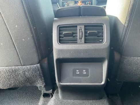Used 2025 Nissan Rogue SV AWD/4WD image 10