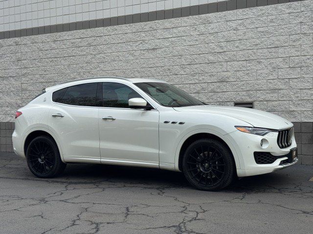 Used 2017 Maserati Levante S AWD/4WD image 4