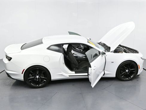 Used 2020 Chevrolet Camaro LT w/ RS Package image 31