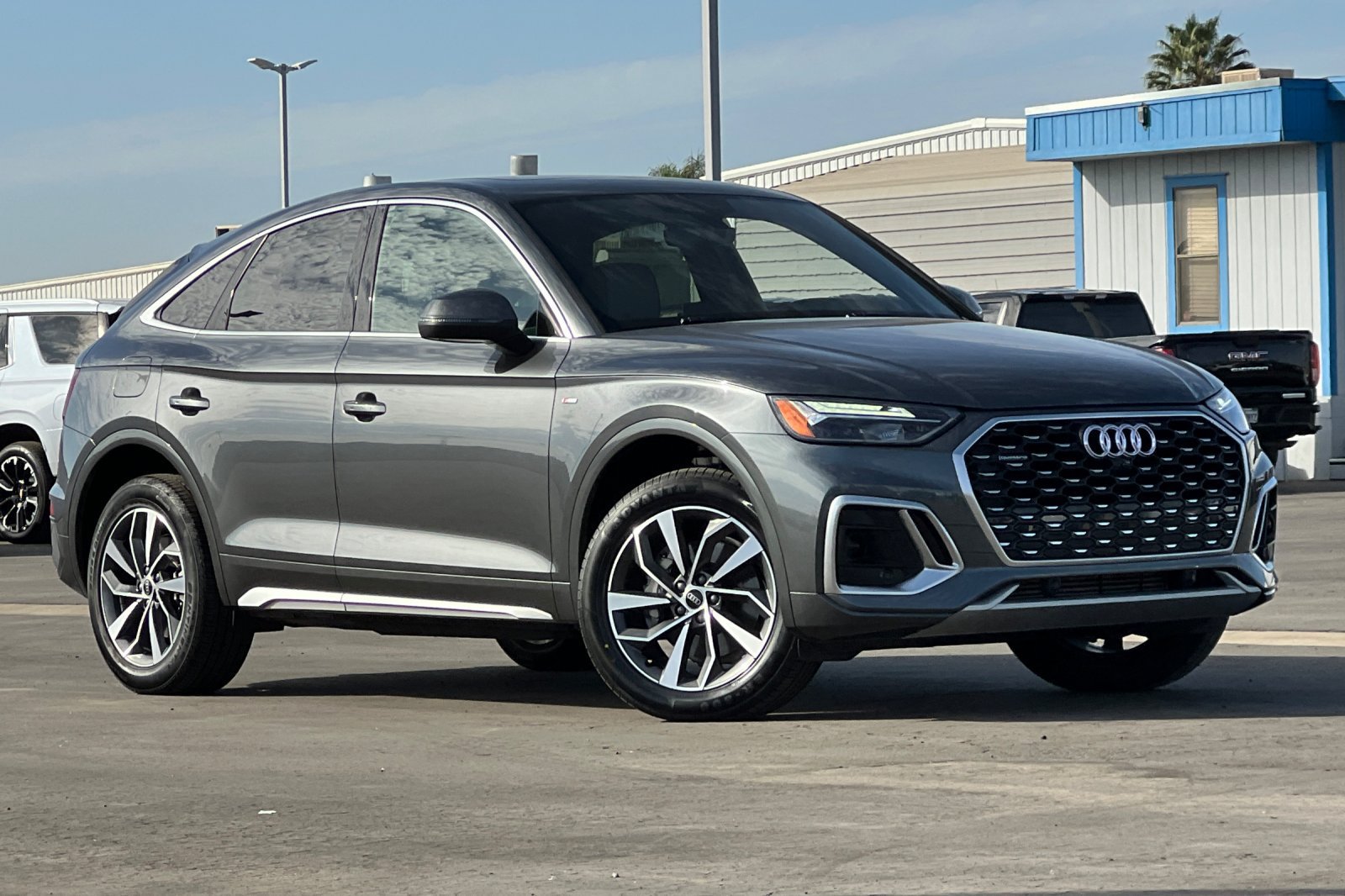 Used 2024 Audi Q5 2.0T Premium Plus w/ Premium Plus Package AWD/4WD image 2