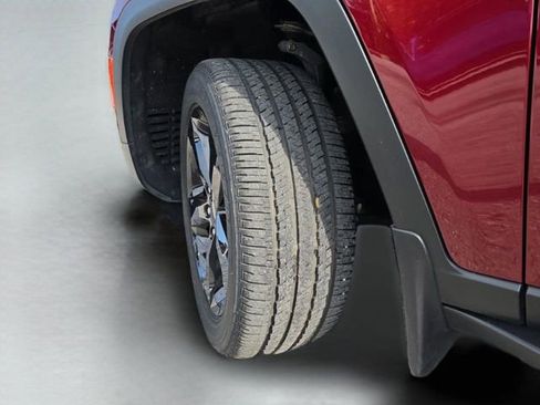 Used 2024 Jeep Grand Cherokee Altitude image 40