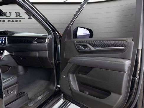 Used 2021 GMC Yukon XL Denali w/ Denali Premium Package AWD/4WD image 89