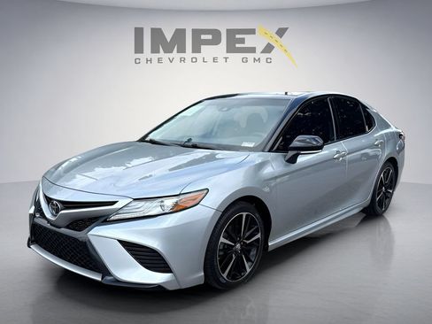 Used 2019 Toyota Camry XSE FWD image 1