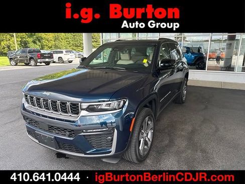Used 2026 Jeep Grand Cherokee Limited w/ Luxury Tech Group II AWD/4WD image 1