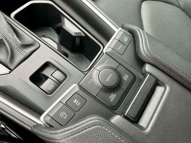 Used 2025 Toyota Grand Highlander AWD image 19