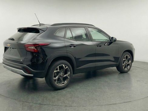 Used 2025 Chevrolet Trax LT image 9