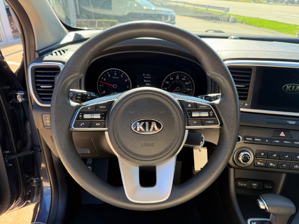 Used 2022 Kia Sportage LX AWD/4WD image 15