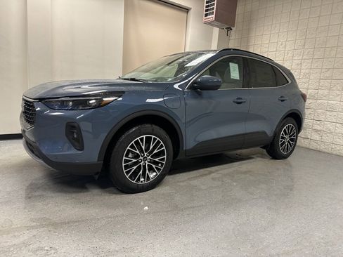 New 2026 Ford Escape SE w/ PHEV Premium Package image 14