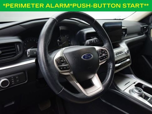 Used 2022 Ford Explorer XLT image 15