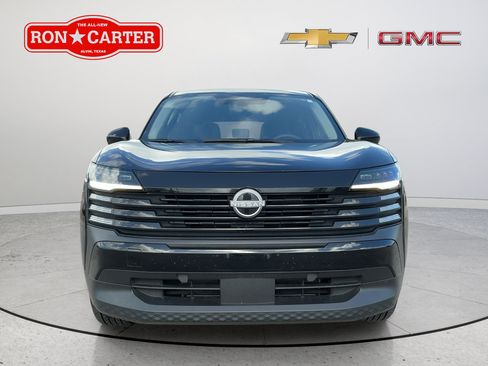 Used 2025 Nissan Kicks SV FWD image 2