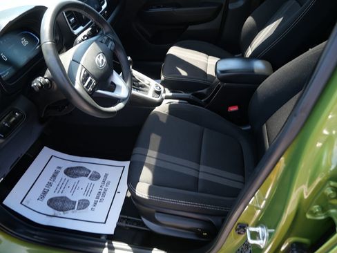 Used 2024 Hyundai Venue SEL FWD image 10