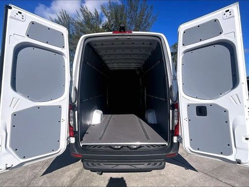 Used 2026 Mercedes-Benz Sprinter 2500 image 10