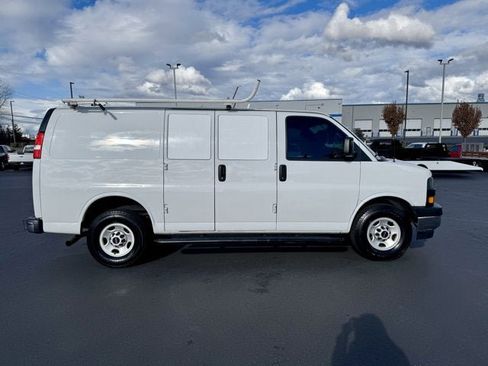 Used 2019 GMC Savana 2500 w/ Driver Convenience Package image 3