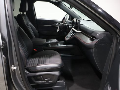 Used 2025 Ford Explorer ST-Line w/ ST-Line Street Pack image 24