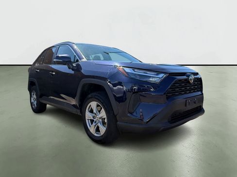 Used 2025 Toyota RAV4 XLE image 5