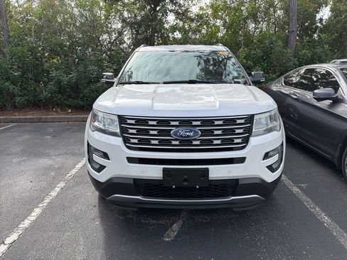 Used 2016 Ford Explorer XLT w/ Equipment Group 202A image 2