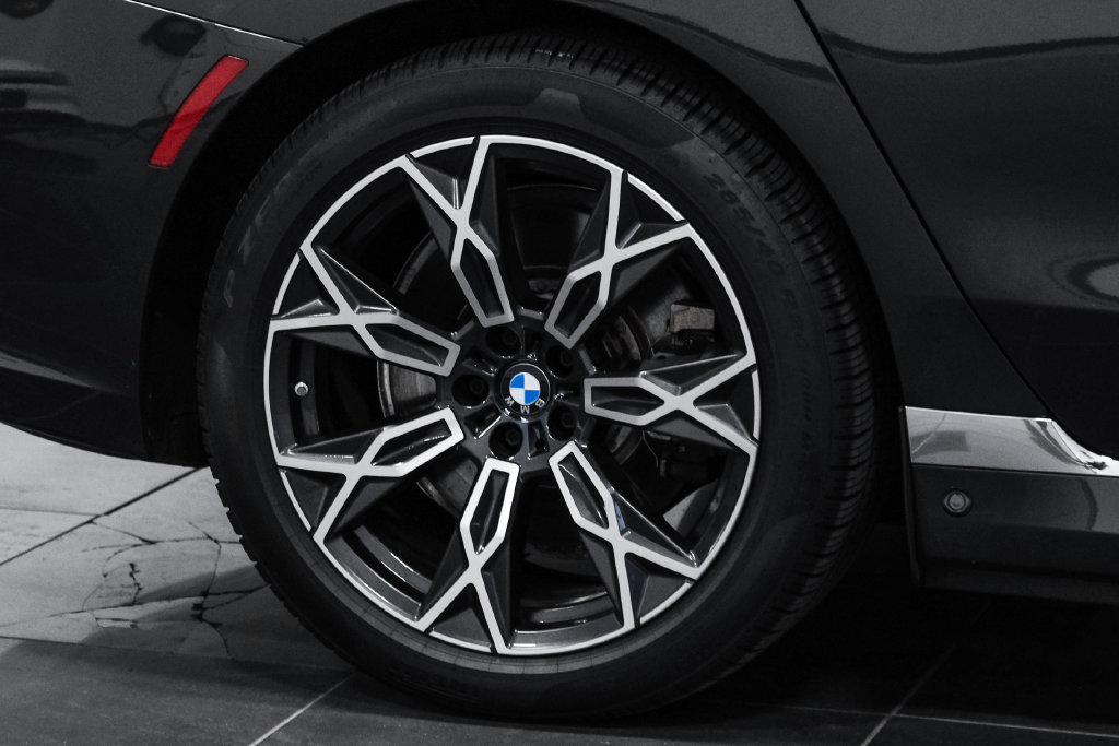 Used 2024 BMW i7 xDrive60 AWD/4WD image 65