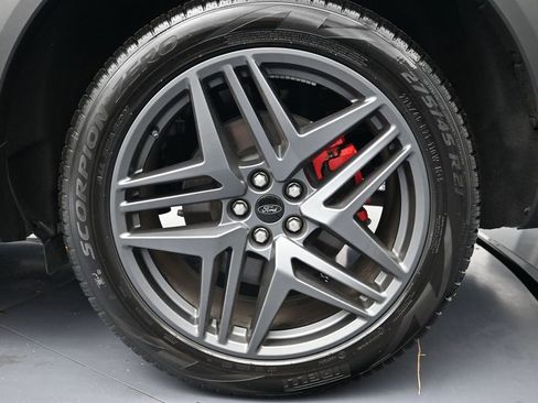 Used 2025 Ford Explorer ST image 26