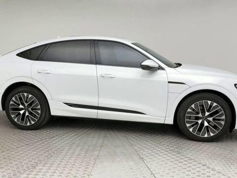 Certified 2024 Audi Q8 e-tron Premium Plus w/ Premium Plus Package image 9