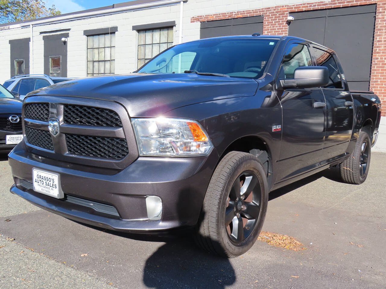Used 2018 RAM 1500 Express w/ Express Value Package AWD/4WD image 1