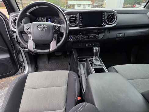 Used 2020 Toyota Tacoma TRD Off-Road image 14