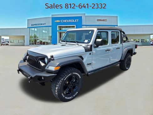 Used 2023 Jeep Gladiator Sport AWD/4WD image 3