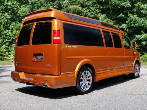 Used 2025 GMC Savana 2500 Extended w/ Driver Convenience Package RWD image 32