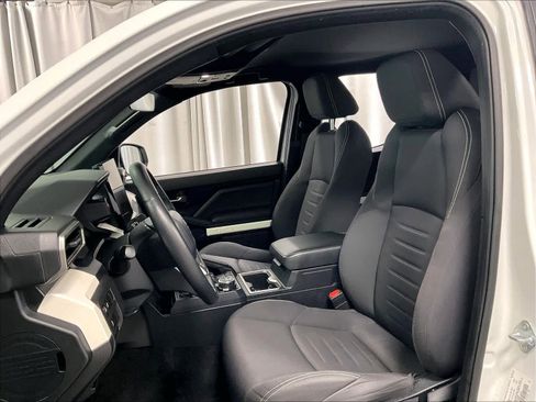 Used 2024 Toyota Tacoma TRD Off-Road image 10