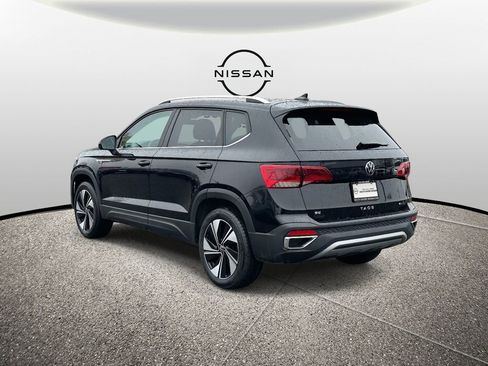 Used 2024 Volkswagen Taos SE image 6