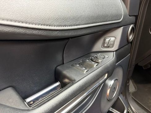 Used 2019 Ford Expedition XLT w/ Equipment Group 202A RWD image 25