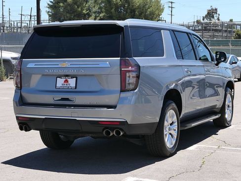 Used 2024 Chevrolet Suburban Premier RWD image 3