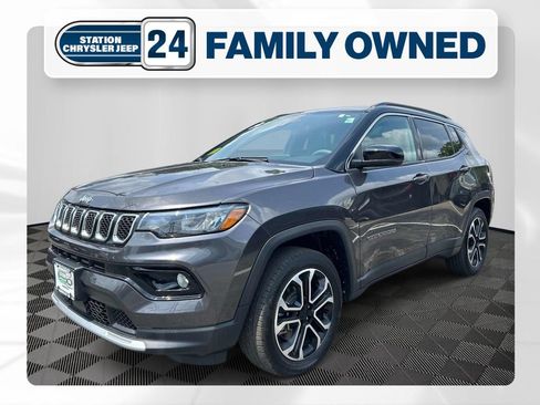Used 2024 Jeep Compass Limited w/ Sun and Sound Group AWD/4WD image 1