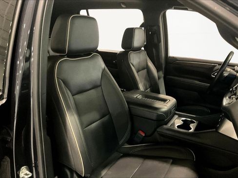 Used 2023 Chevrolet Suburban Premier AWD/4WD image 29